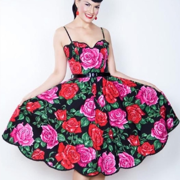 Bernie Dexter Dresses & Skirts - Bernie Dexter Scalloped Rose Print Dress - Small